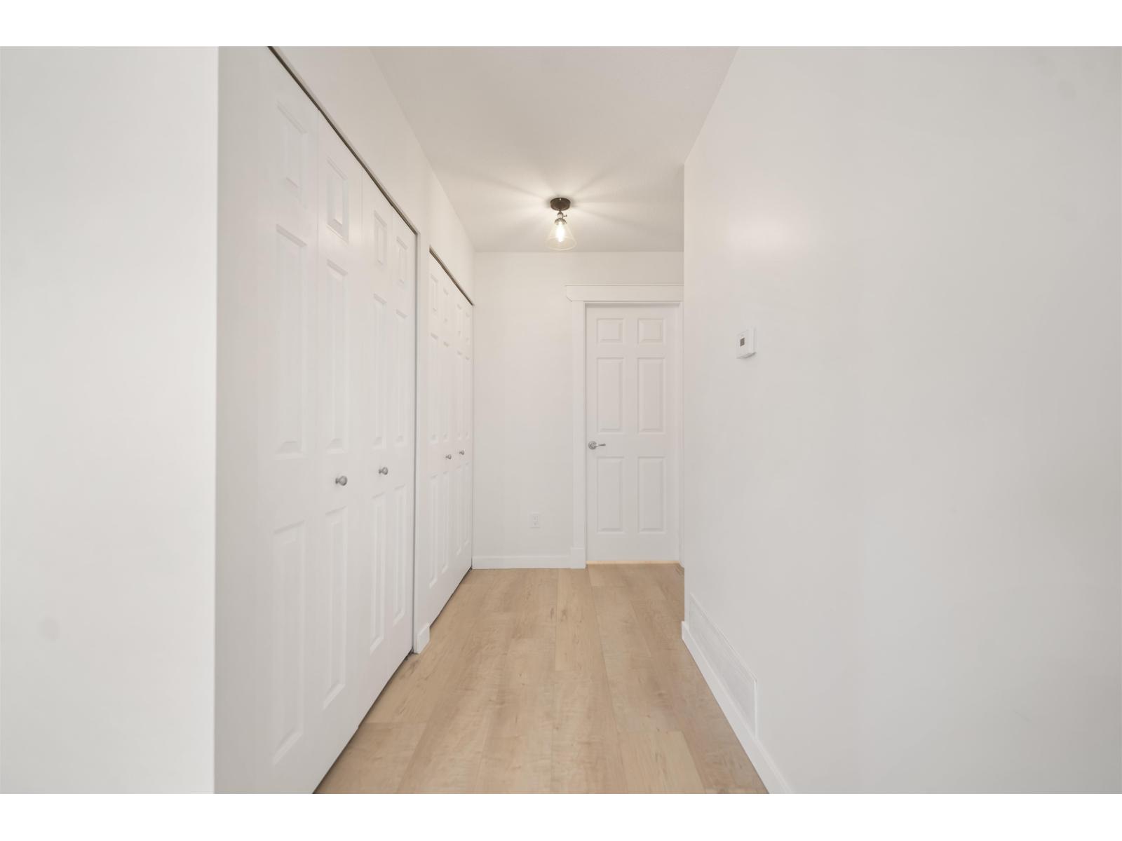 15582 RUSSELL AVENUE, White Rock