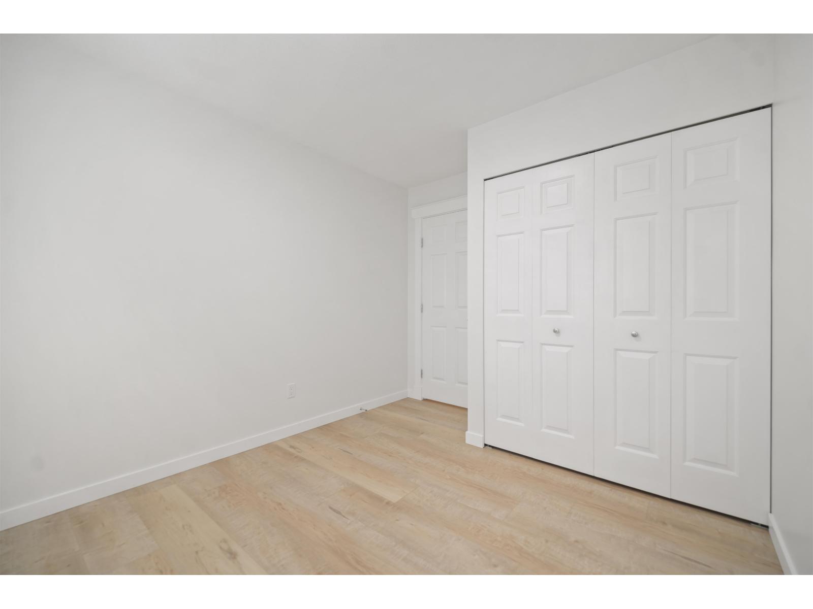 15582 RUSSELL AVENUE, White Rock