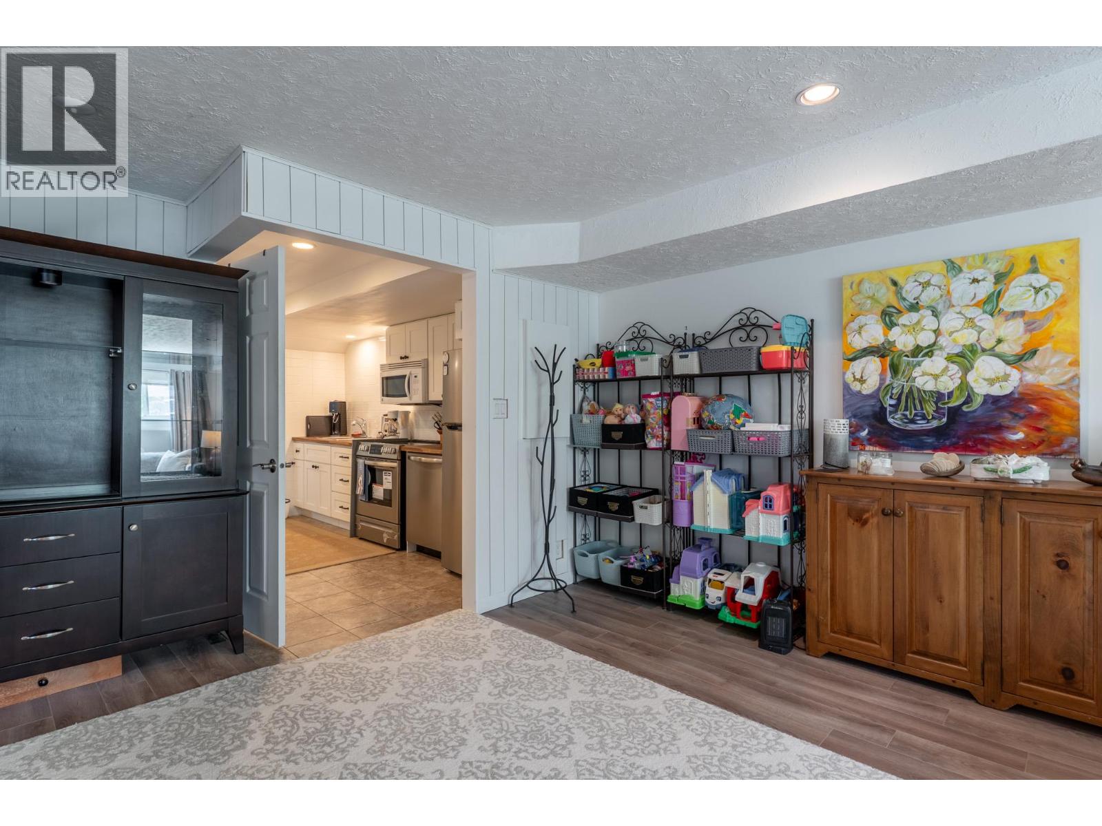  740 McClure Road, Kelowna