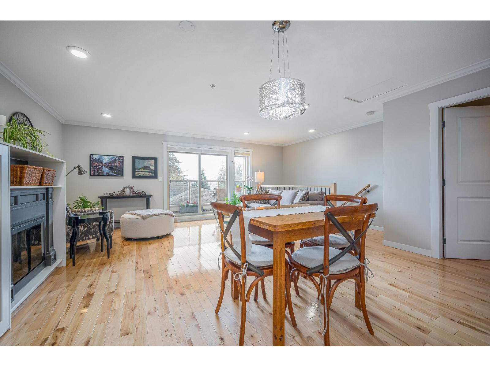 6 14921 THRIFT AVENUE, White Rock
