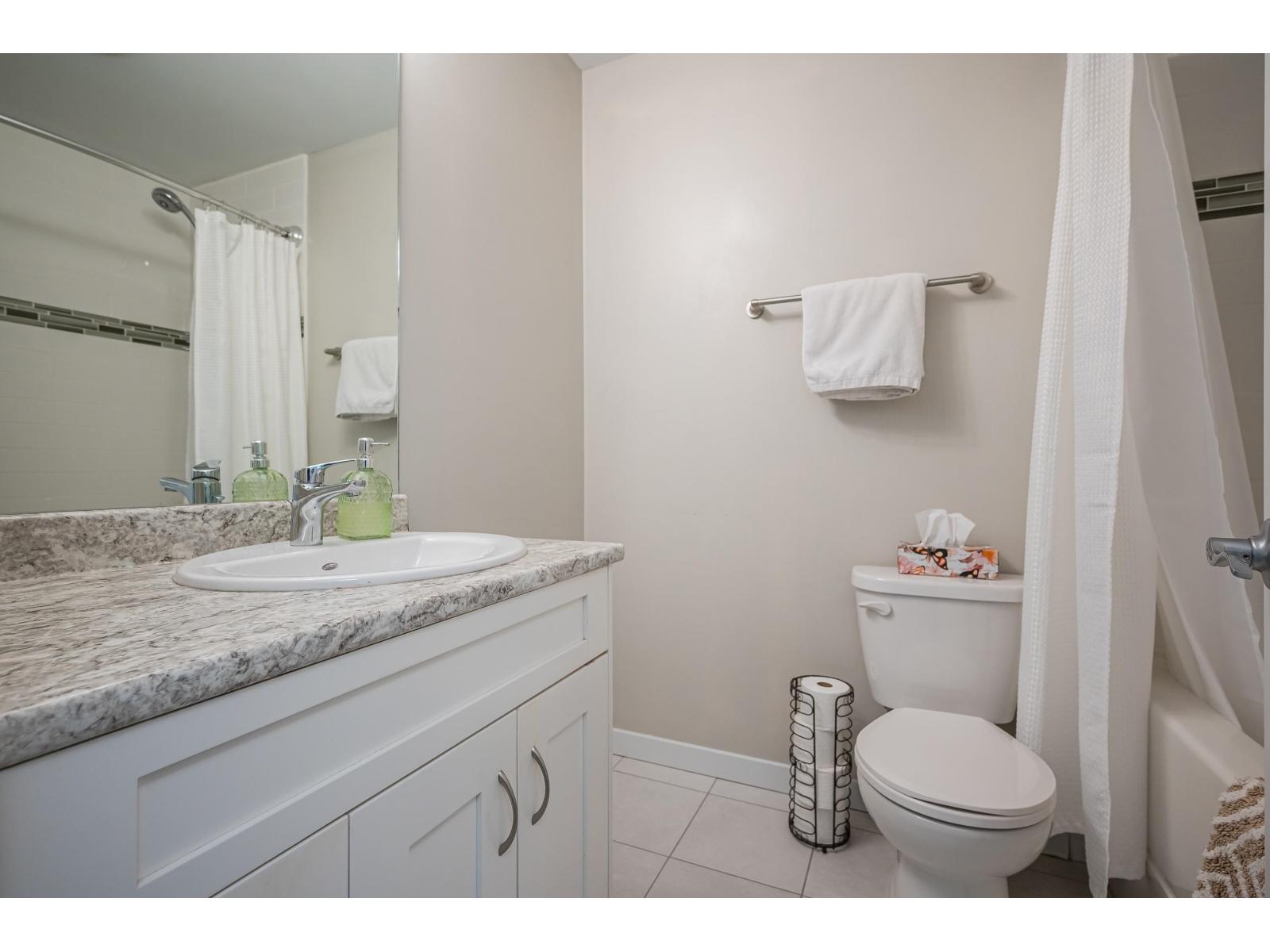 6 14921 THRIFT AVENUE, White Rock