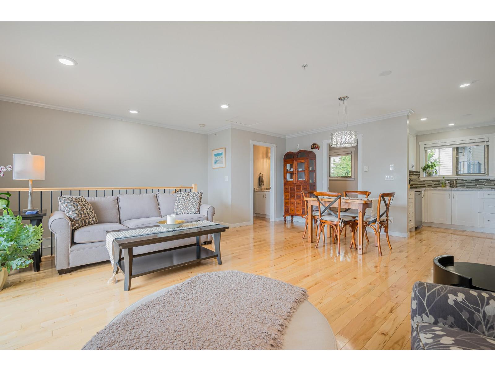 6 14921 THRIFT AVENUE, White Rock