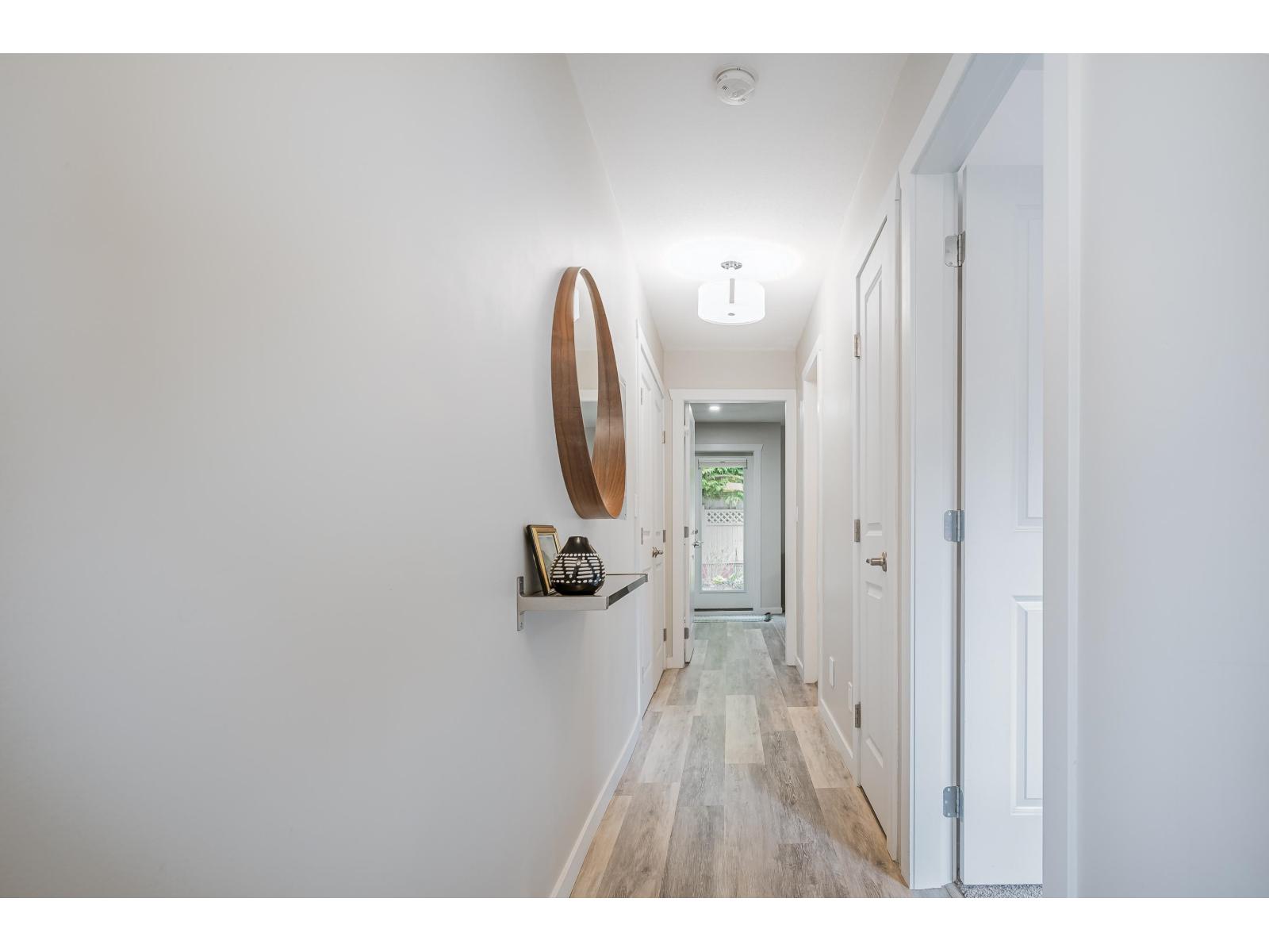6 14921 THRIFT AVENUE, White Rock