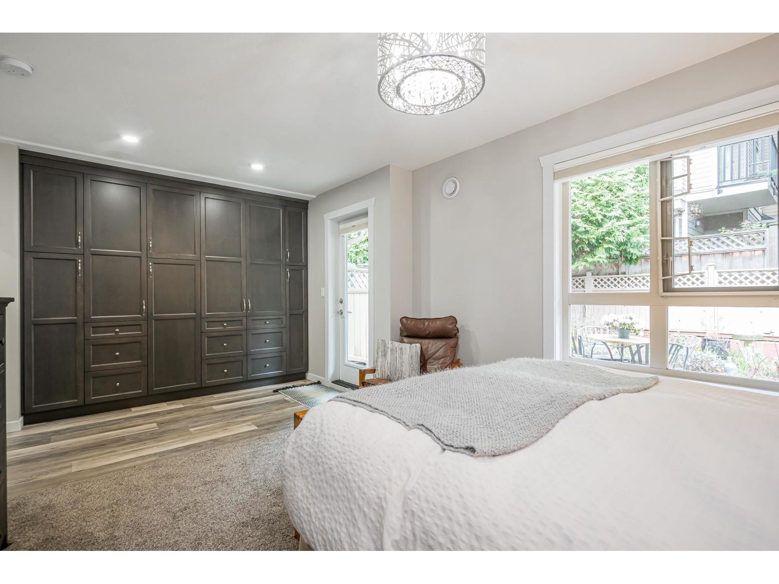 6 14921 THRIFT AVENUE, White Rock