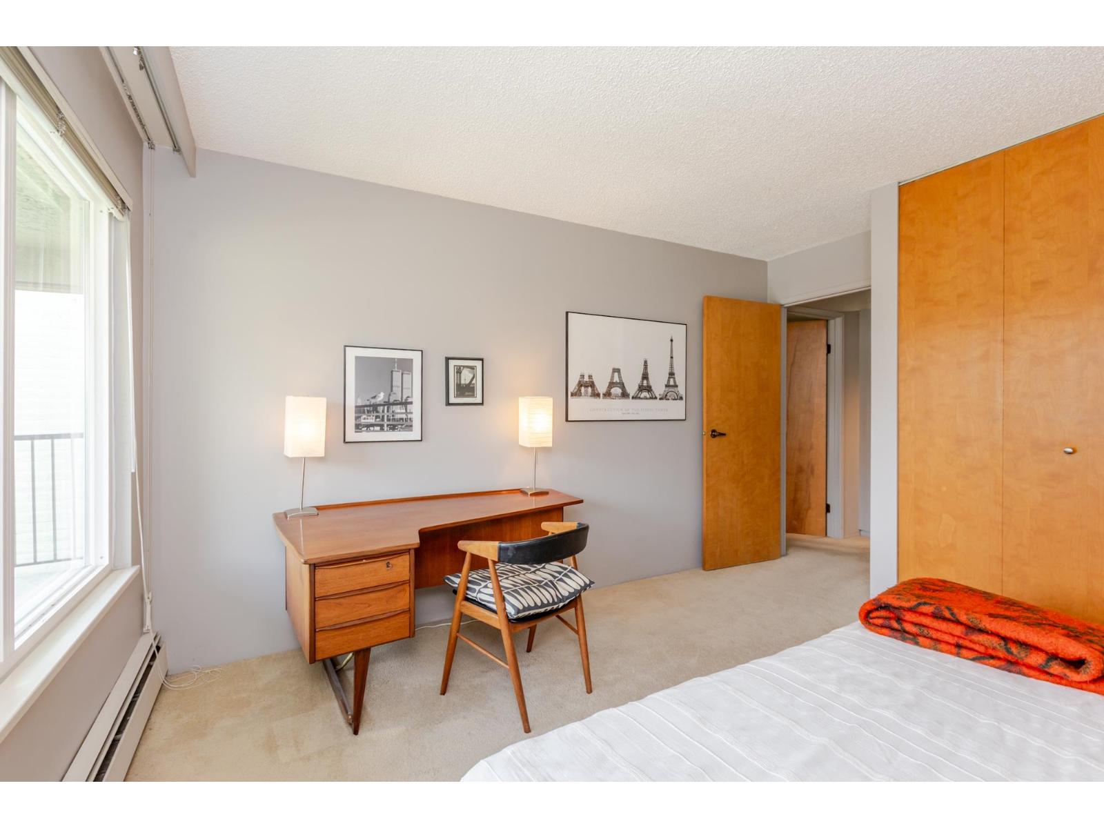 #304 1351 MARTIN STREET, White Rock