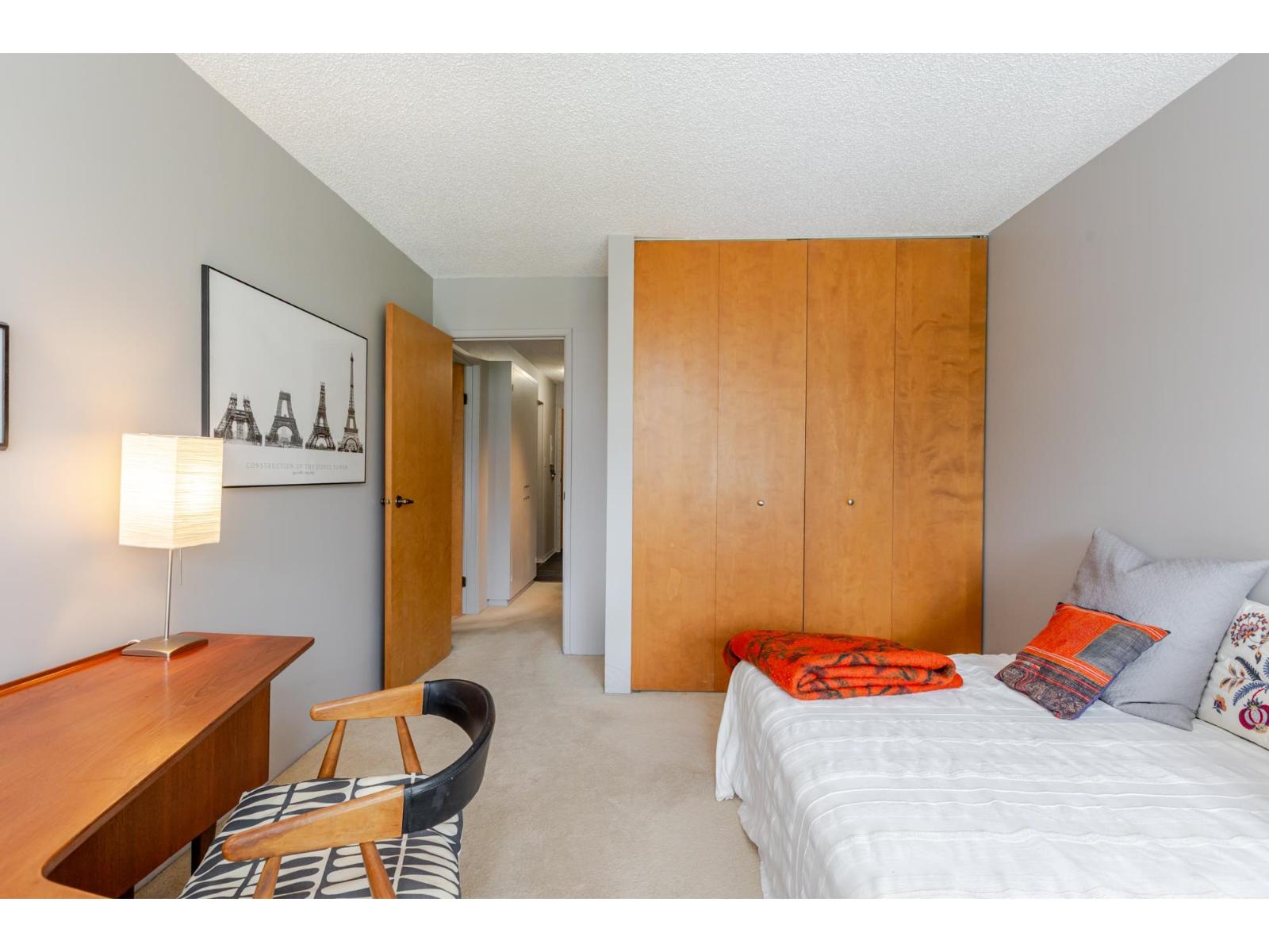 #304 1351 MARTIN STREET, White Rock