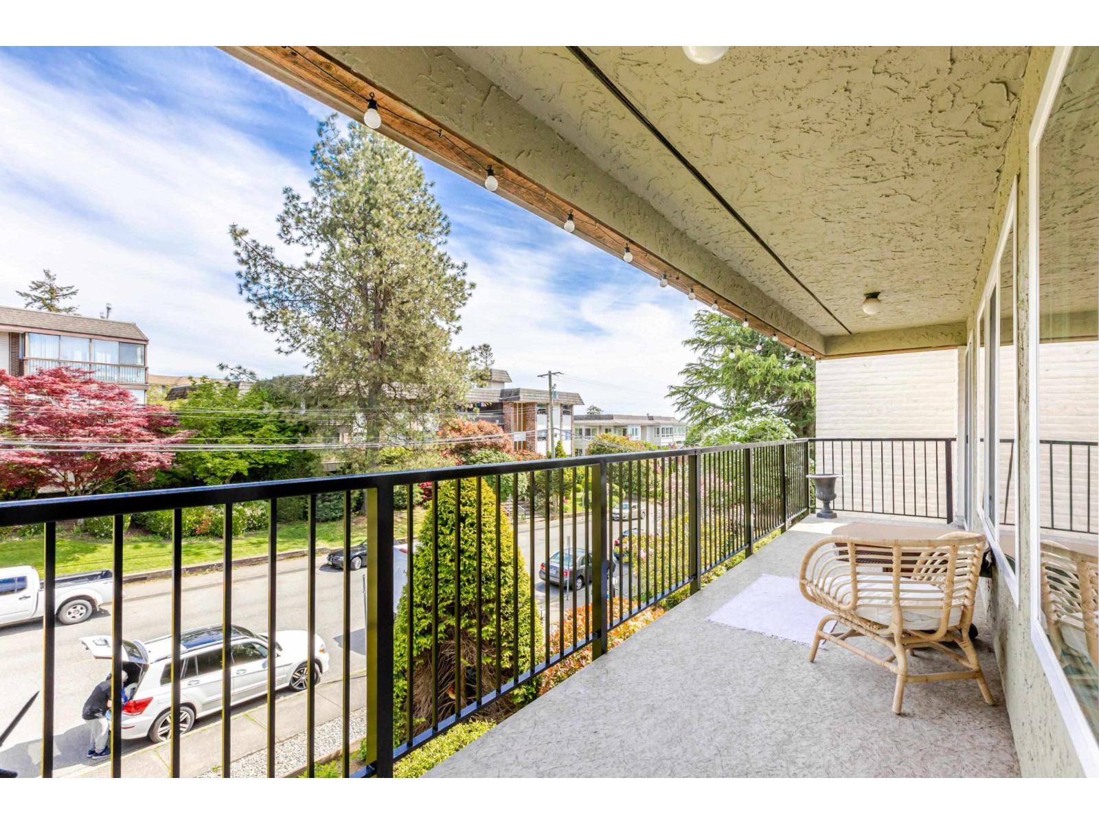 #304 1351 MARTIN STREET, White Rock