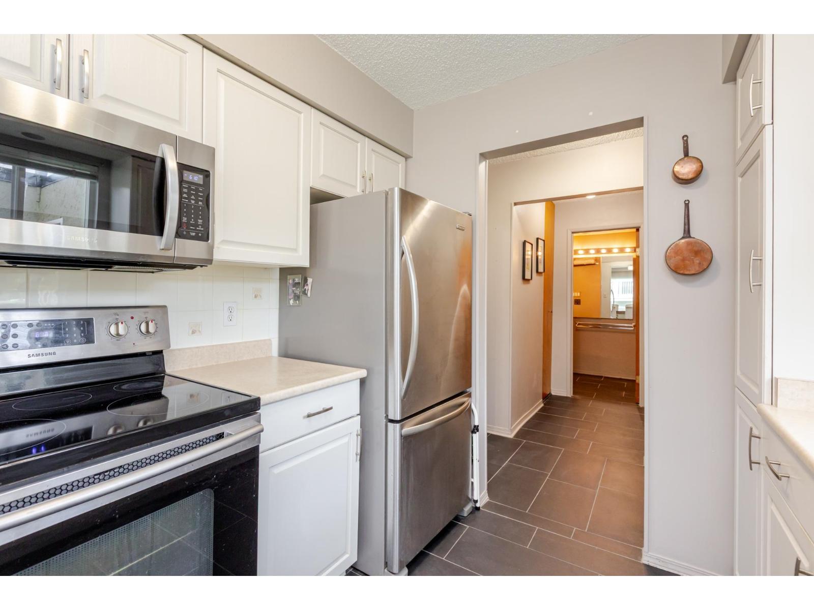 #304 1351 MARTIN STREET, White Rock