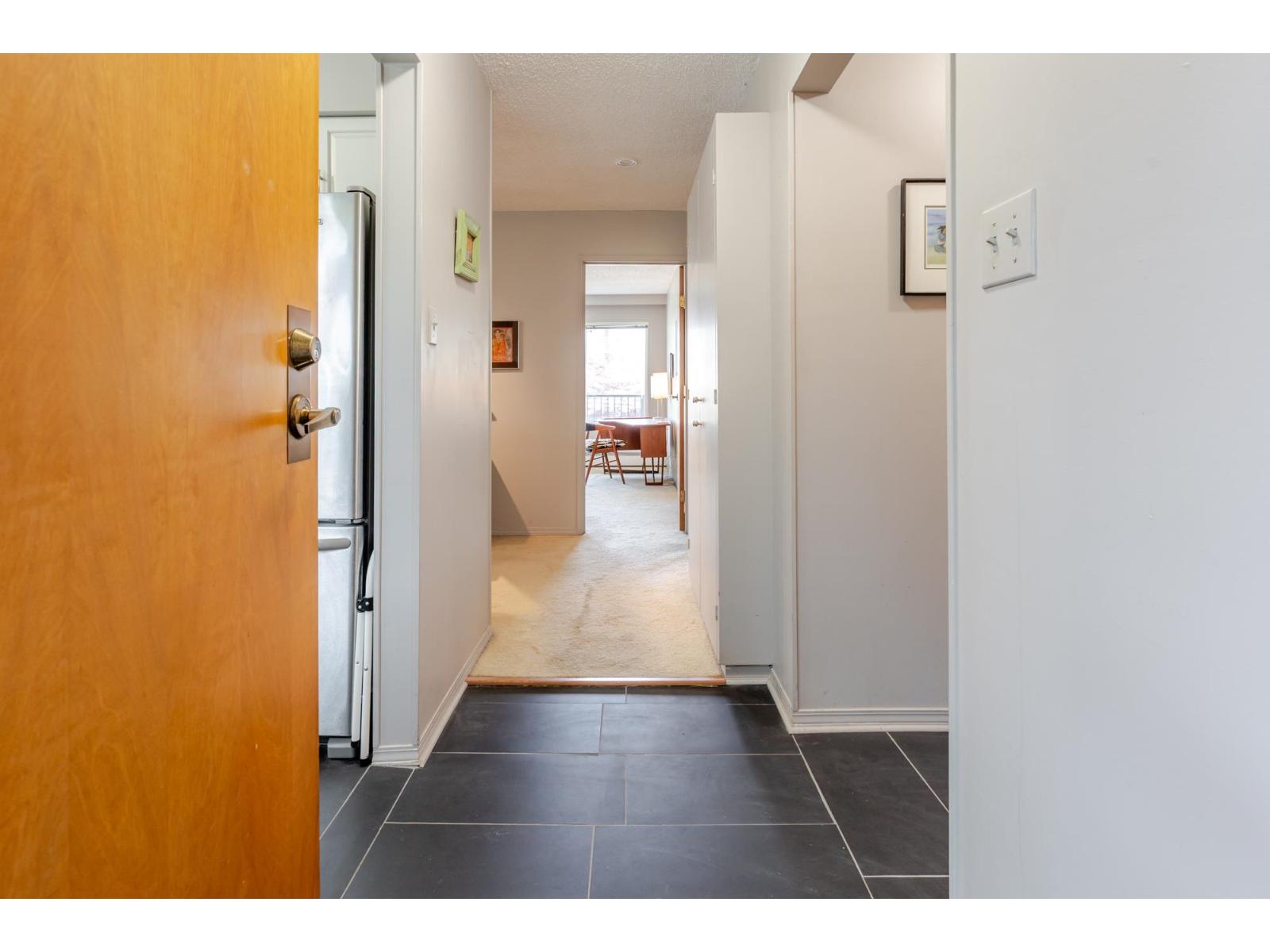 #304 1351 MARTIN STREET, White Rock