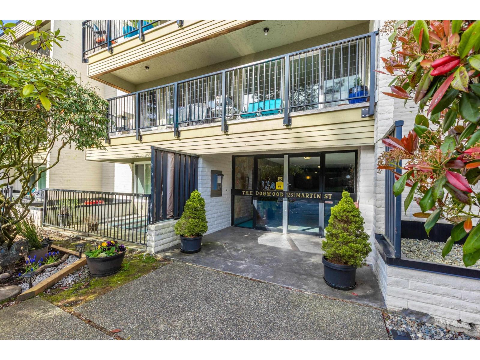 #304 1351 MARTIN STREET, White Rock