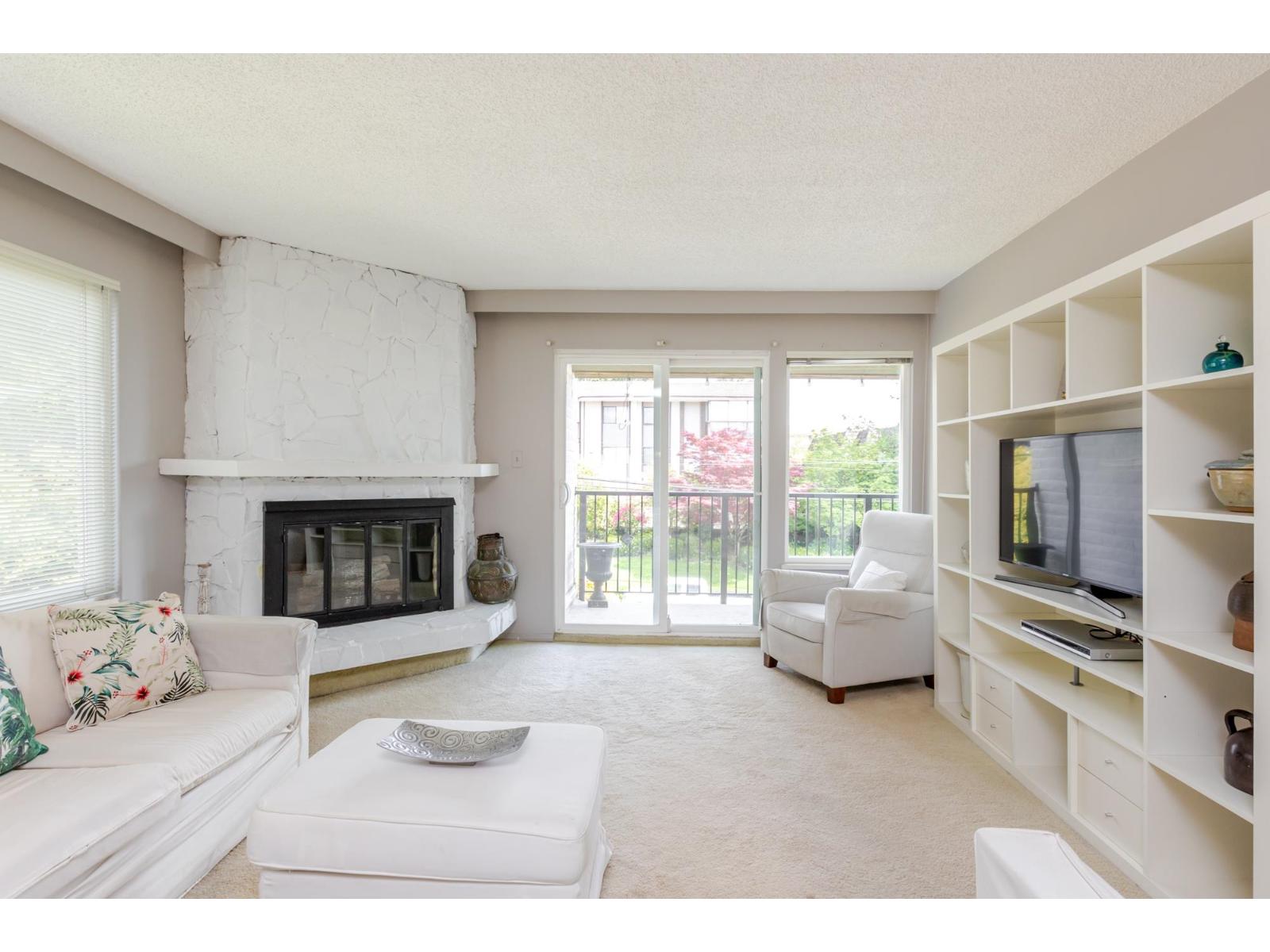 #304 1351 MARTIN STREET, White Rock