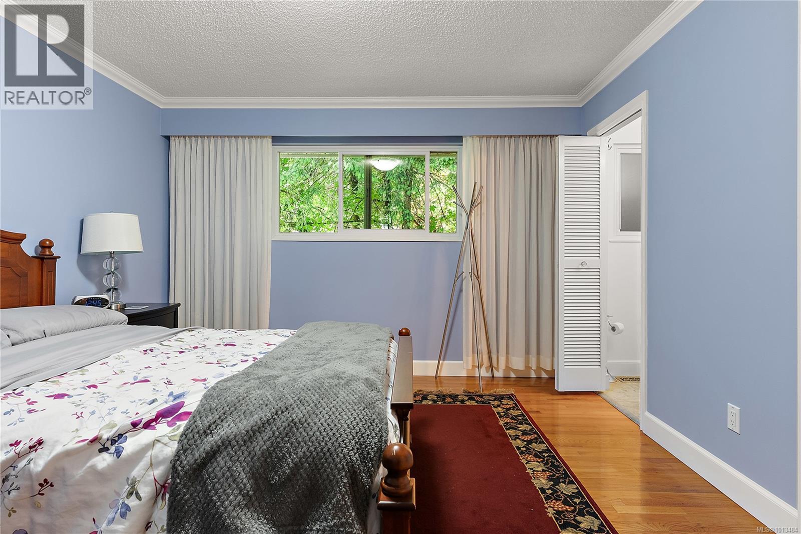 2040 Salem Terr, North Saanich
