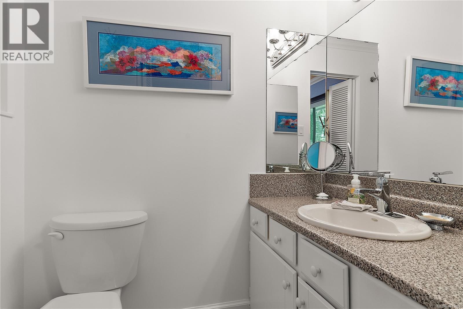 2040 Salem Terr, North Saanich