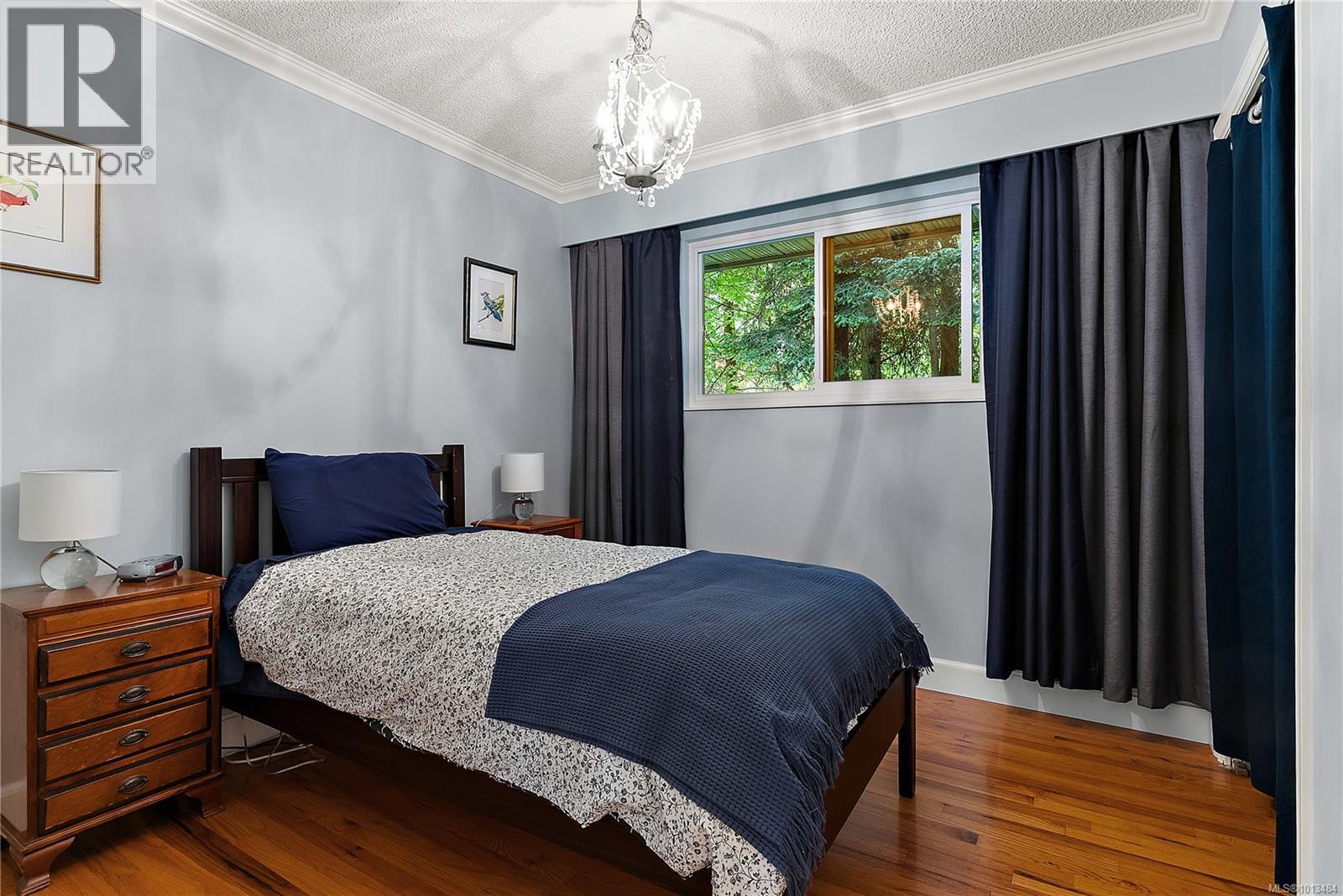 2040 Salem Terr, North Saanich