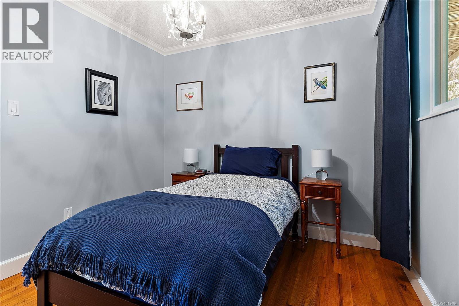 2040 Salem Terr, North Saanich