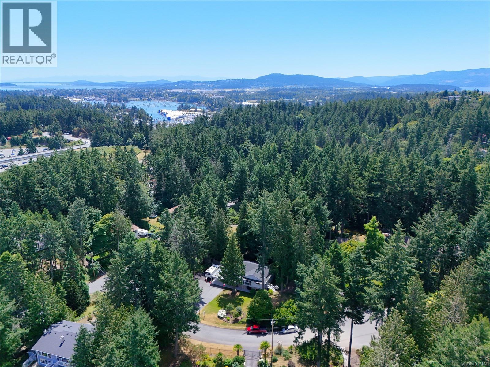 2040 Salem Terr, North Saanich