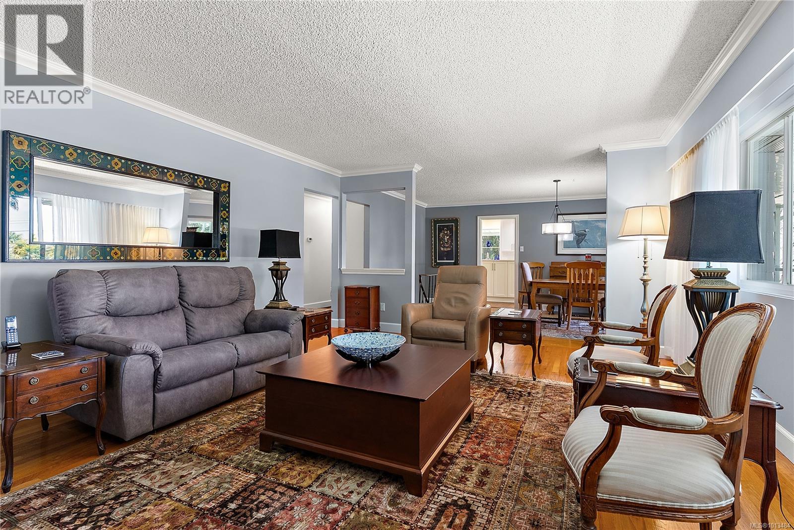 2040 Salem Terr, North Saanich
