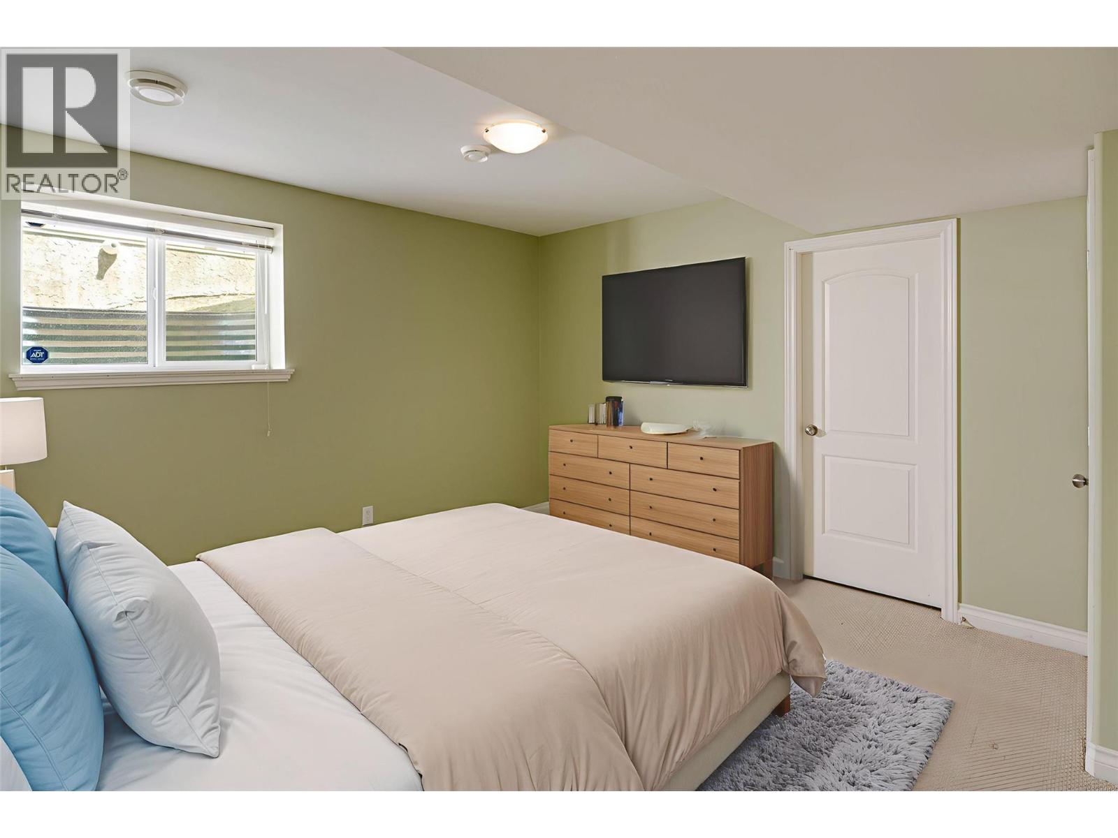  371 MCCARREN Avenue, Kelowna