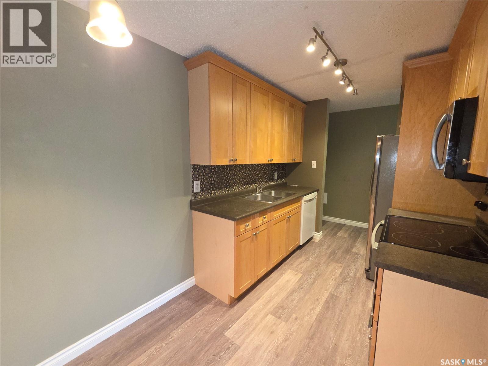 Single Family House Low rise for Sale in B  th STREET E Saskatoon 