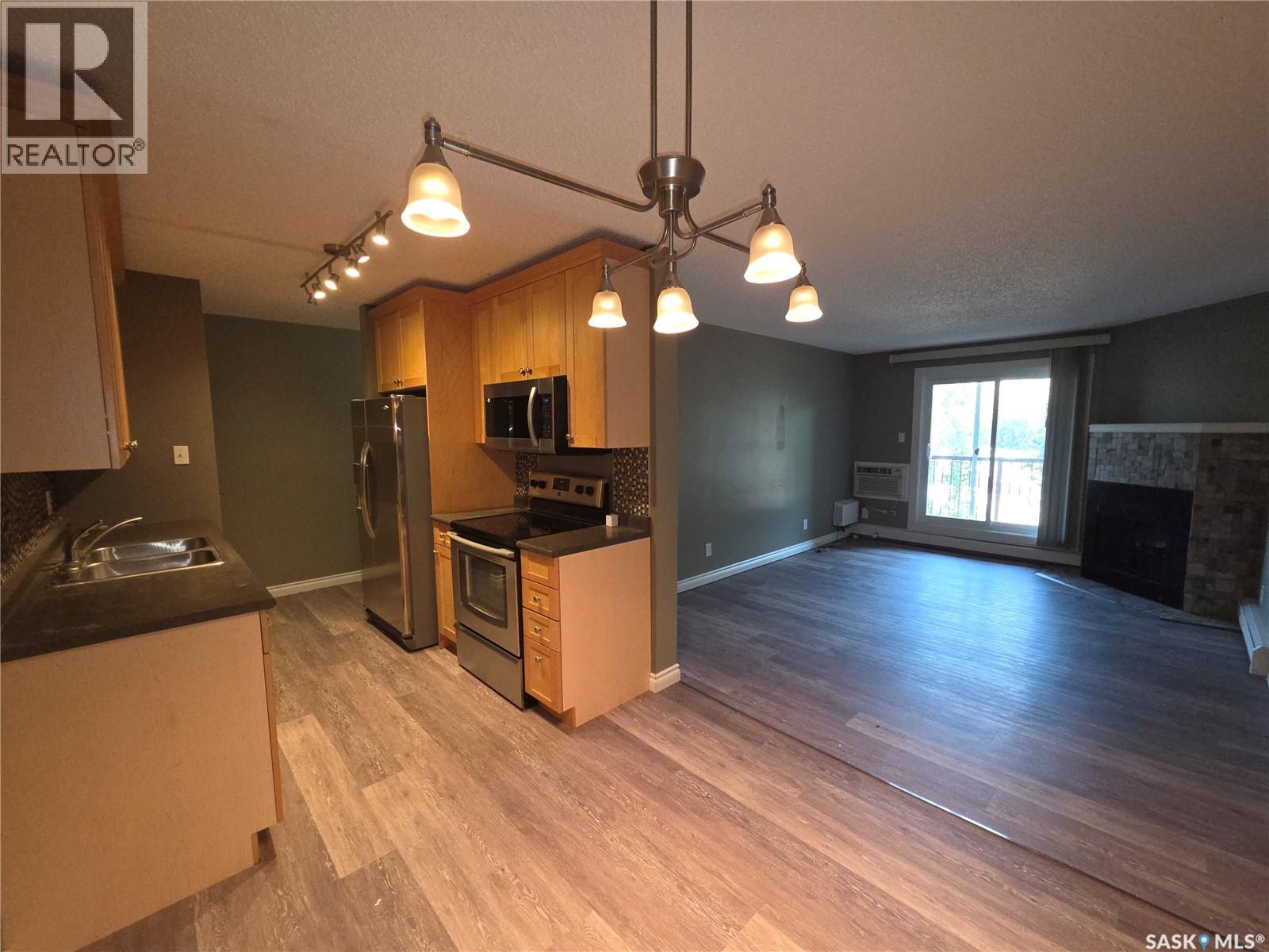 Single Family House Low rise for Sale in B  th STREET E Saskatoon 