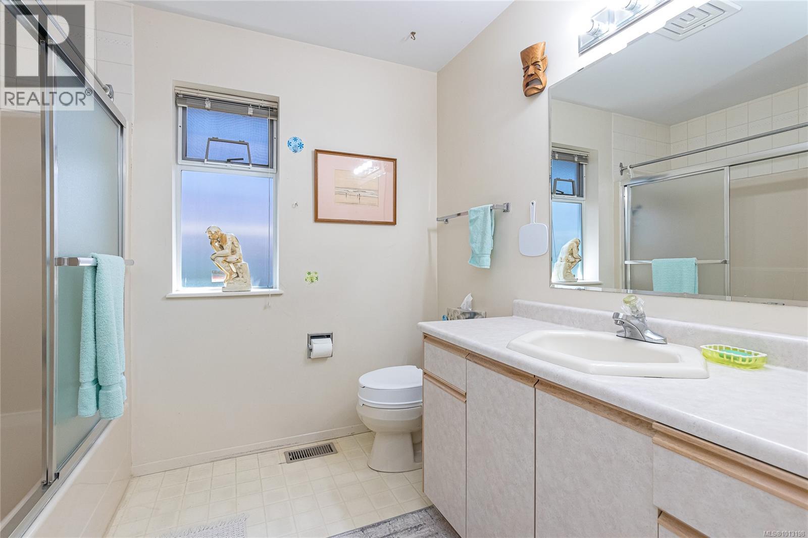  3713 Pointer Place, Saanich