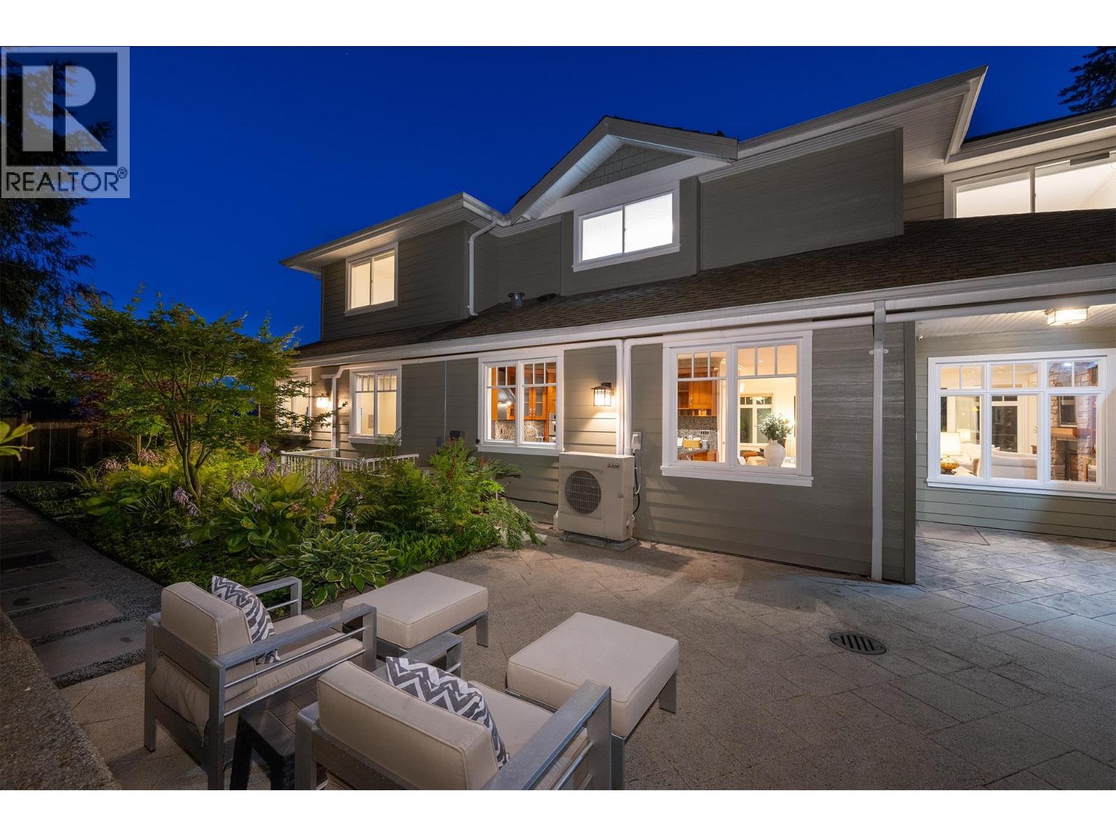 1122 KILMER ROAD, North Vancouver