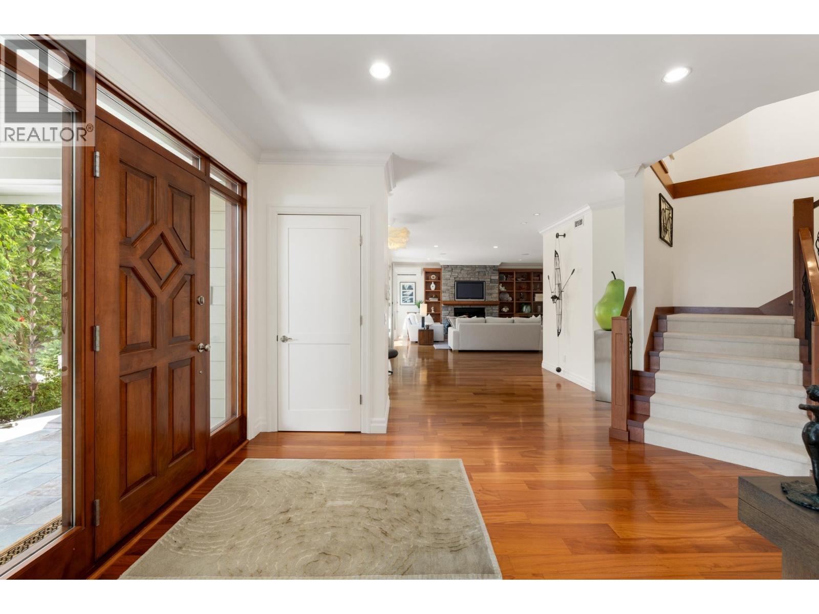 1122 KILMER ROAD, North Vancouver