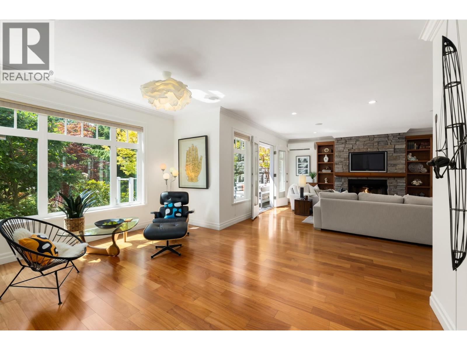 1122 KILMER ROAD, North Vancouver