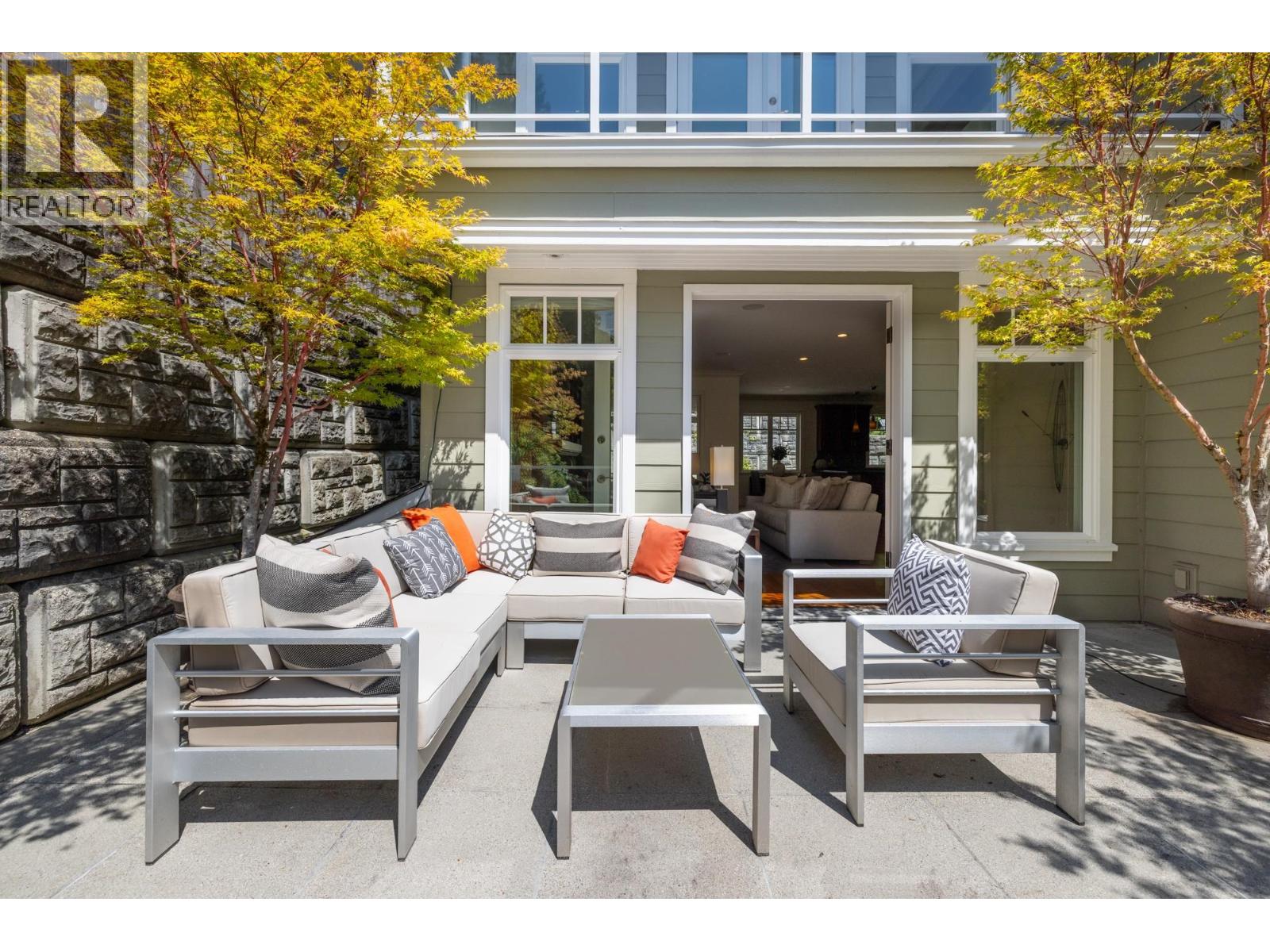 1122 KILMER ROAD, North Vancouver
