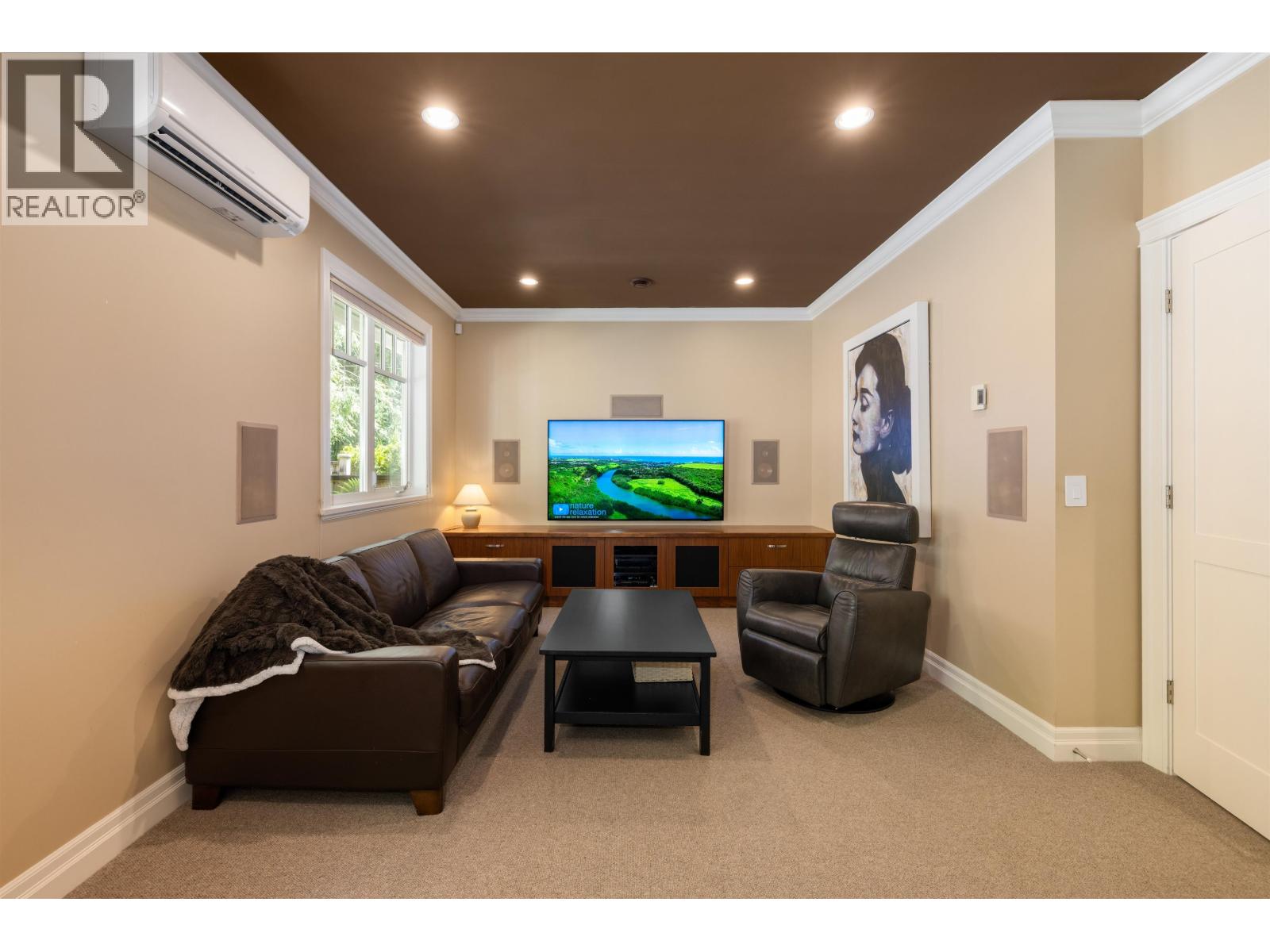 1122 KILMER ROAD, North Vancouver