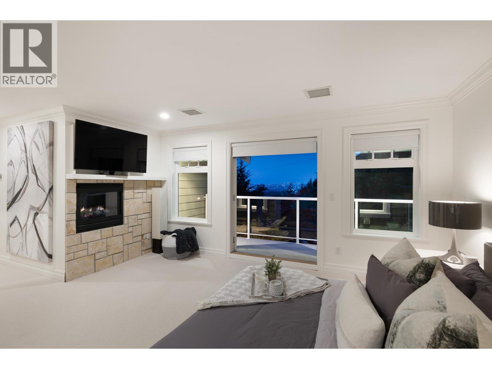 1122 KILMER ROAD, North Vancouver