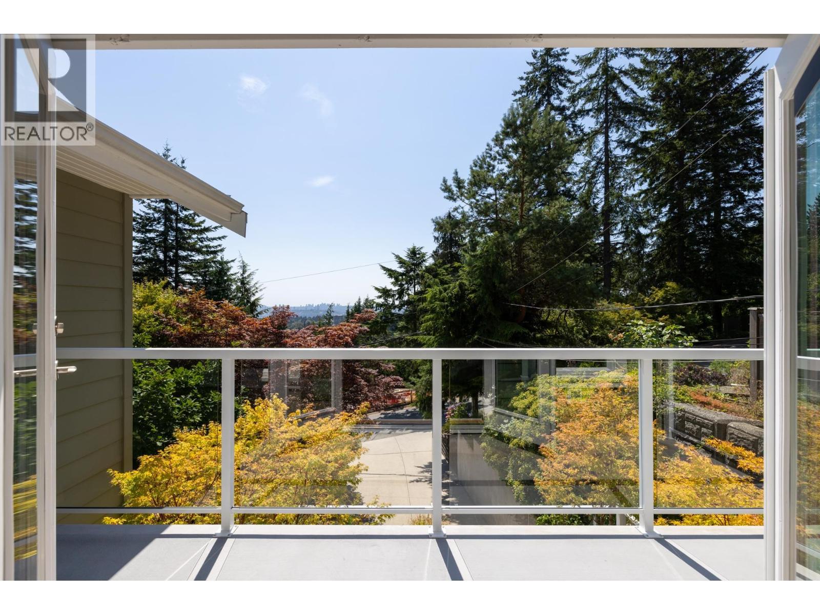 1122 KILMER ROAD, North Vancouver