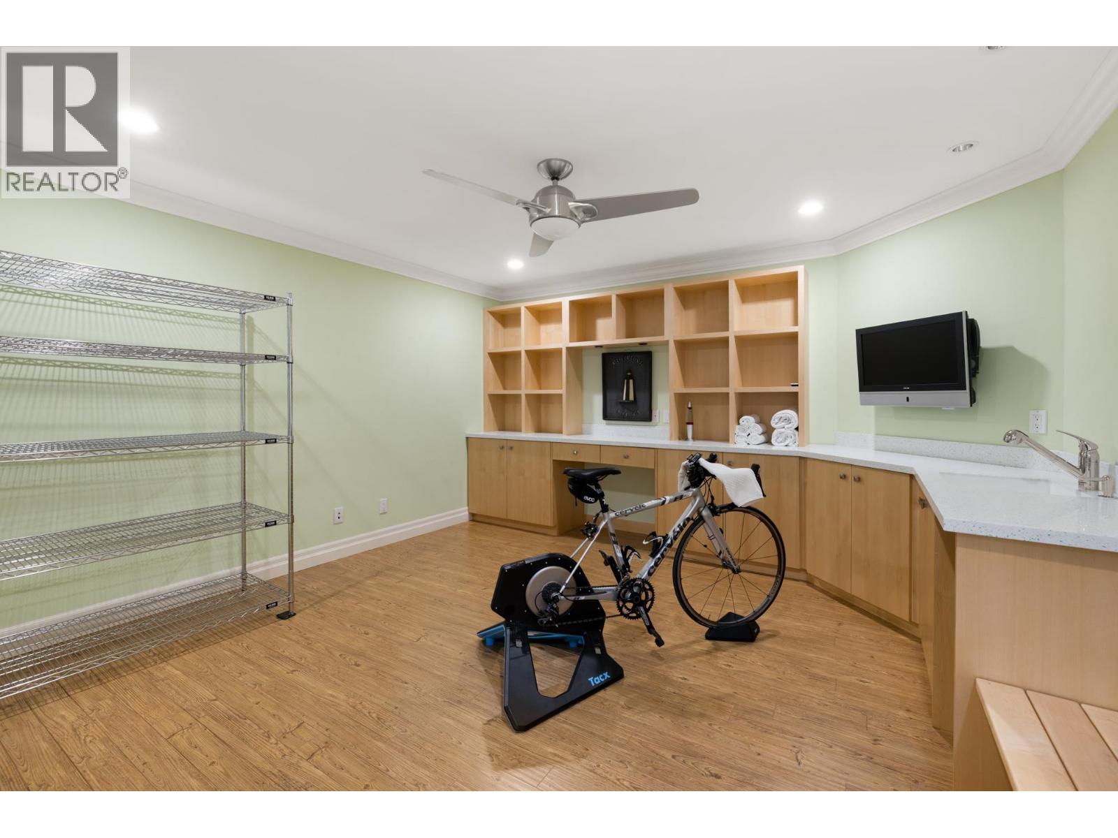 1122 KILMER ROAD, North Vancouver