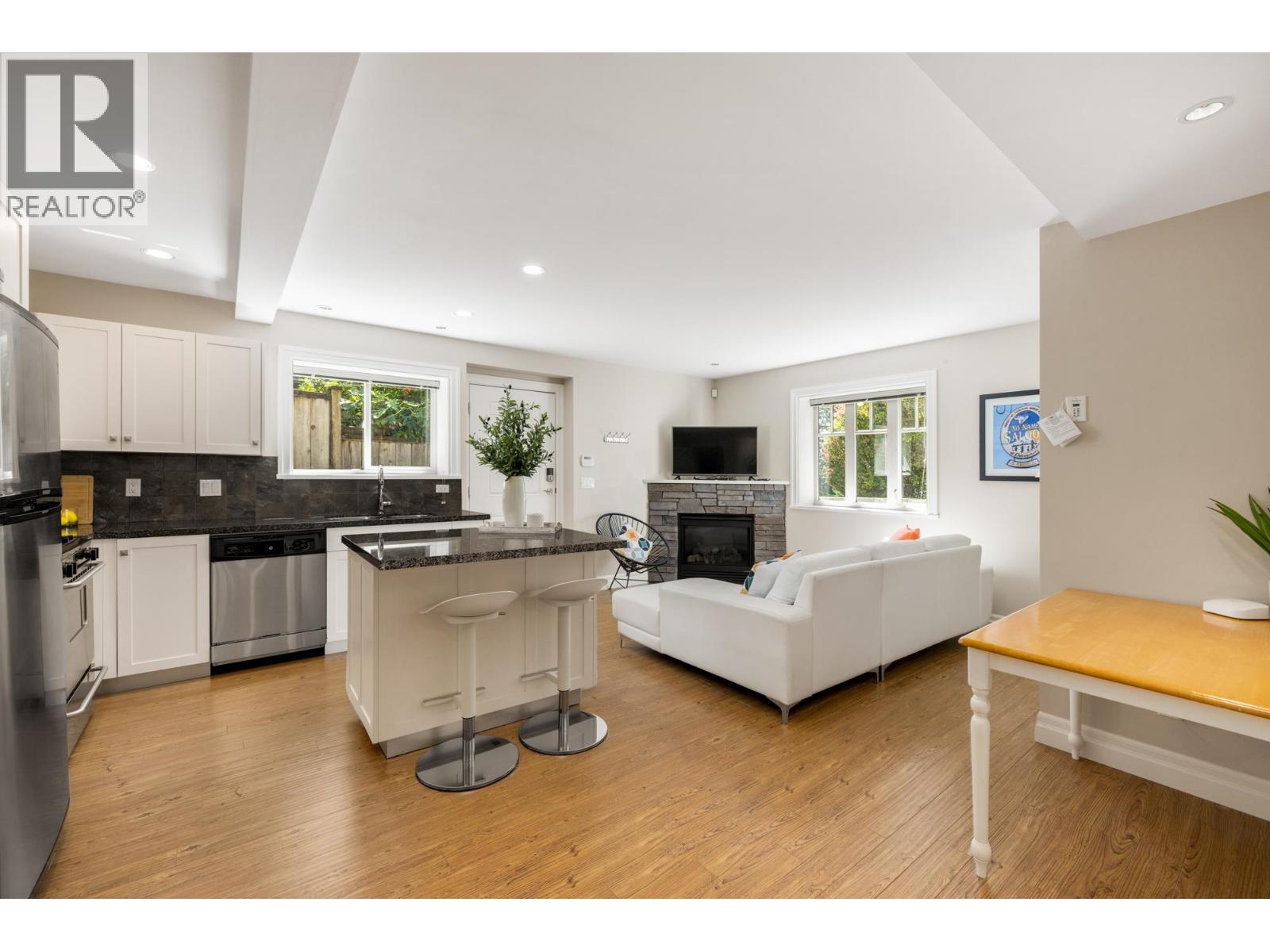 1122 KILMER ROAD, North Vancouver