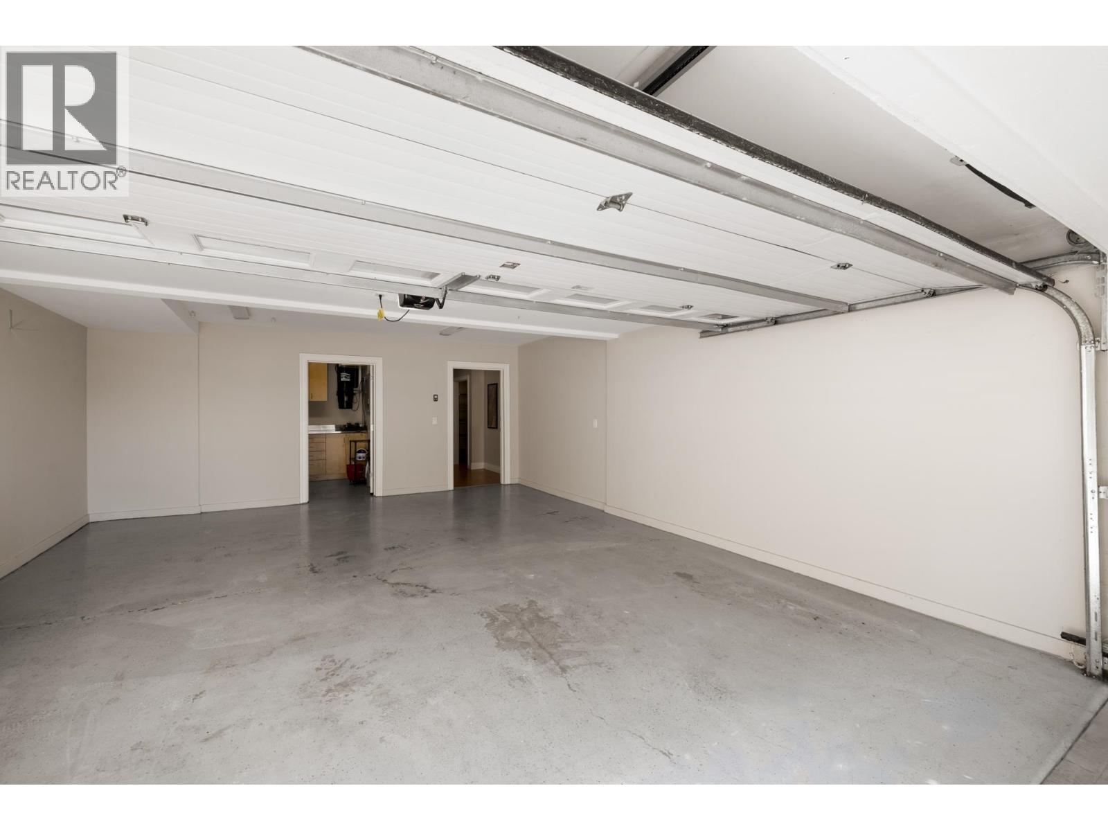 1122 KILMER ROAD, North Vancouver