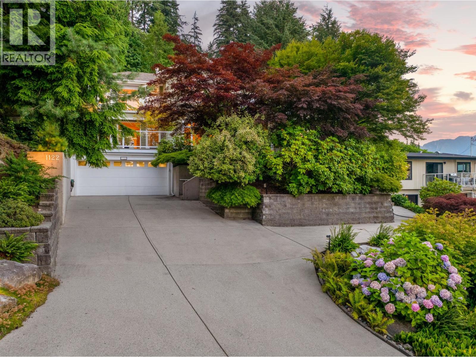 1122 KILMER ROAD, North Vancouver