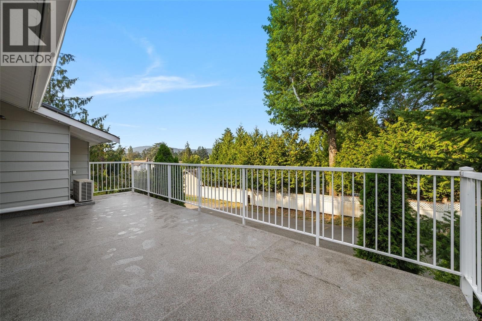 B 1176 Damelart Way, Central Saanich