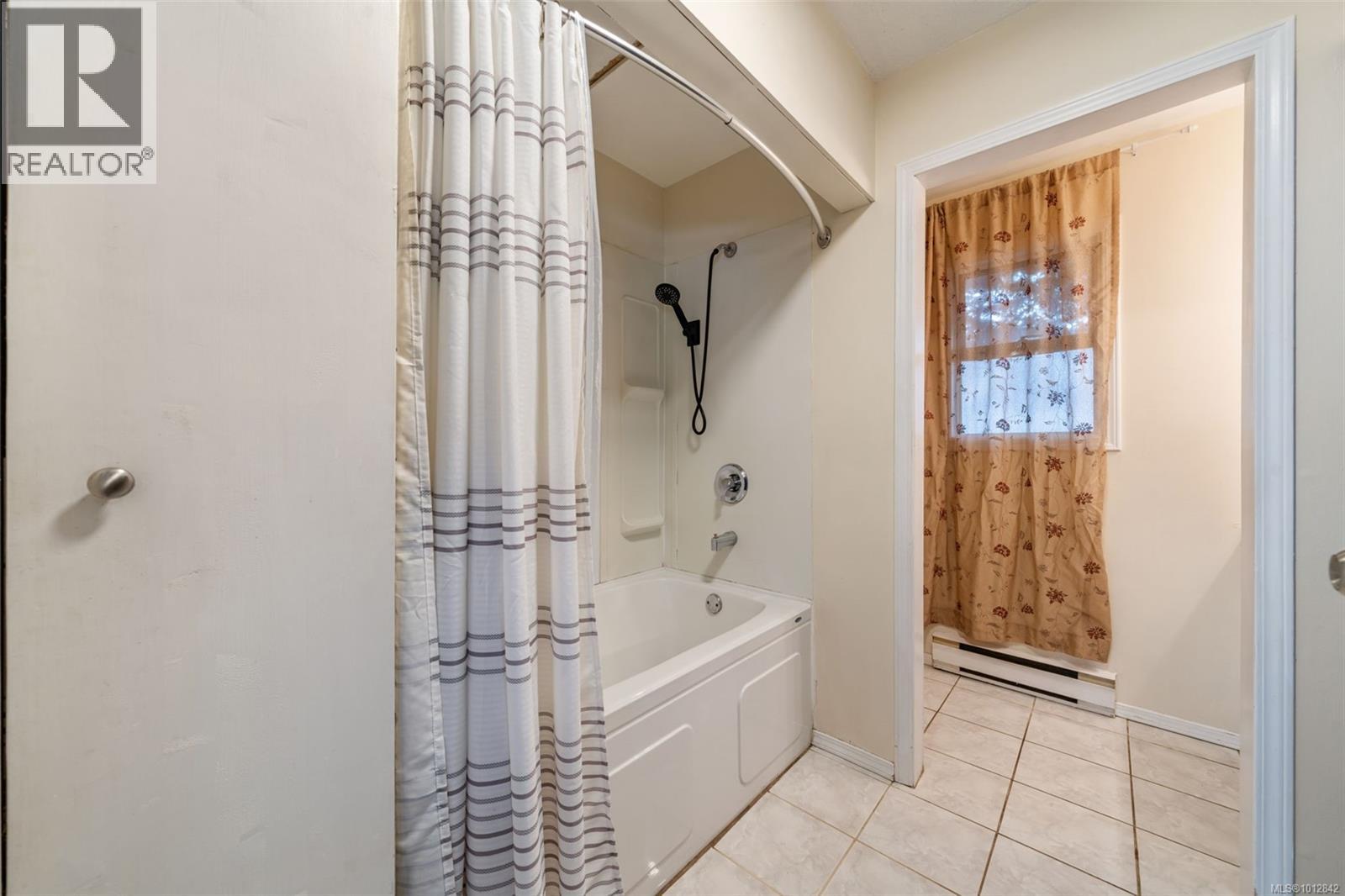 B 1176 Damelart Way, Central Saanich