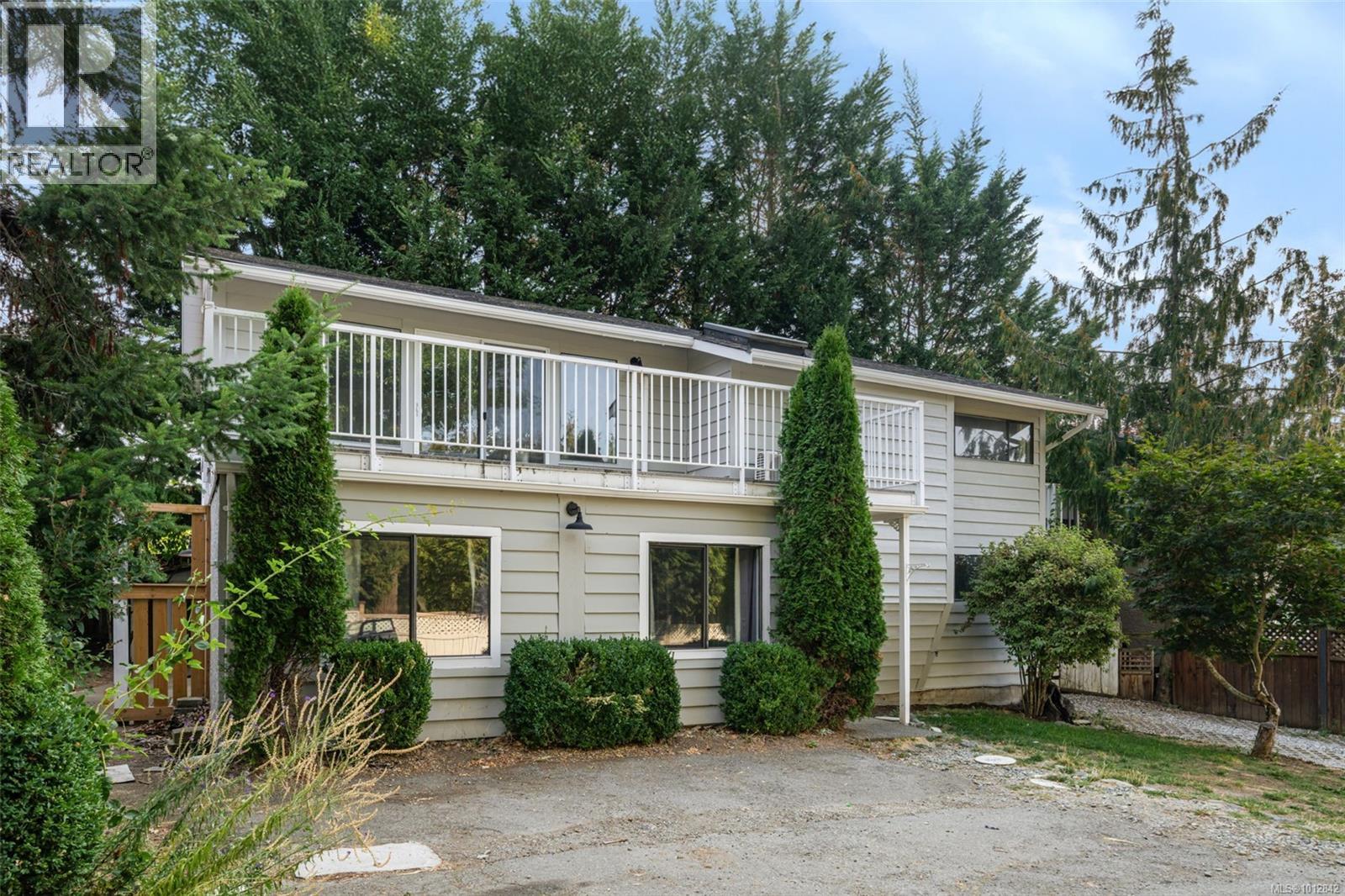 B 1176 Damelart Way, Central Saanich