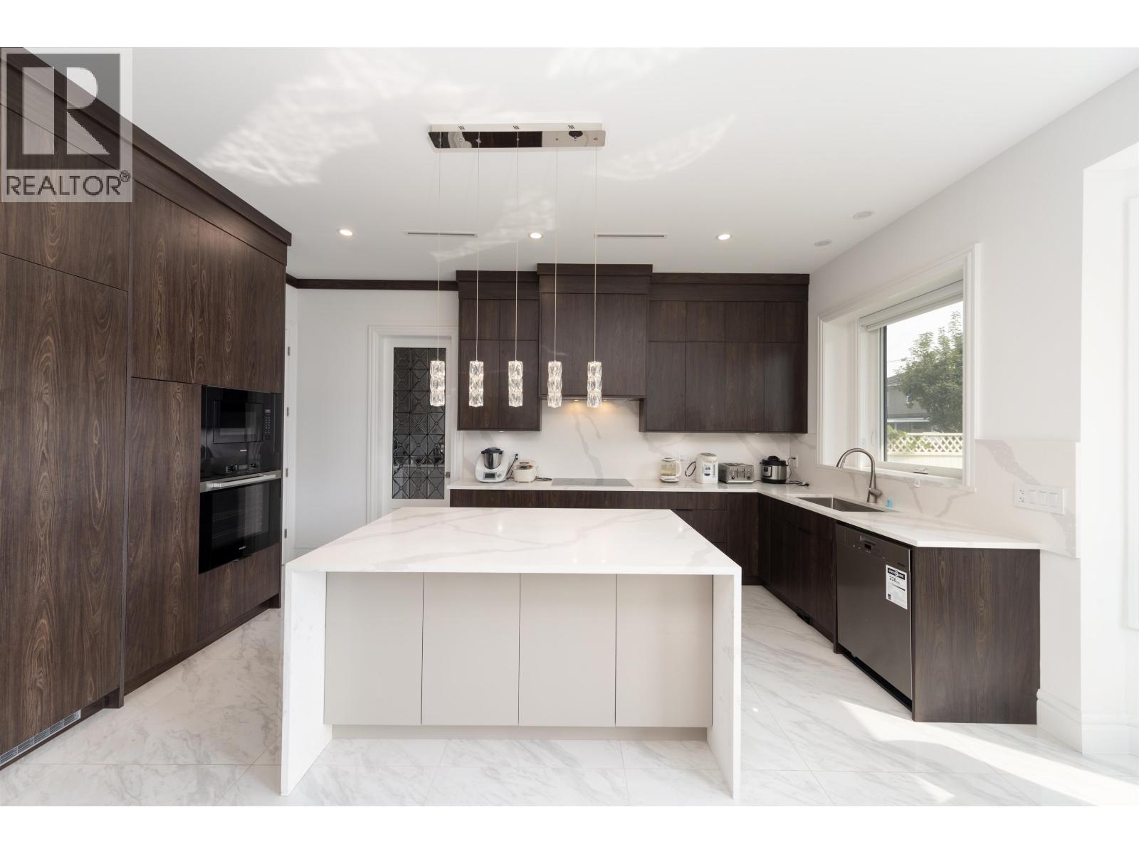 10740 ANAHIM DRIVE, Richmond