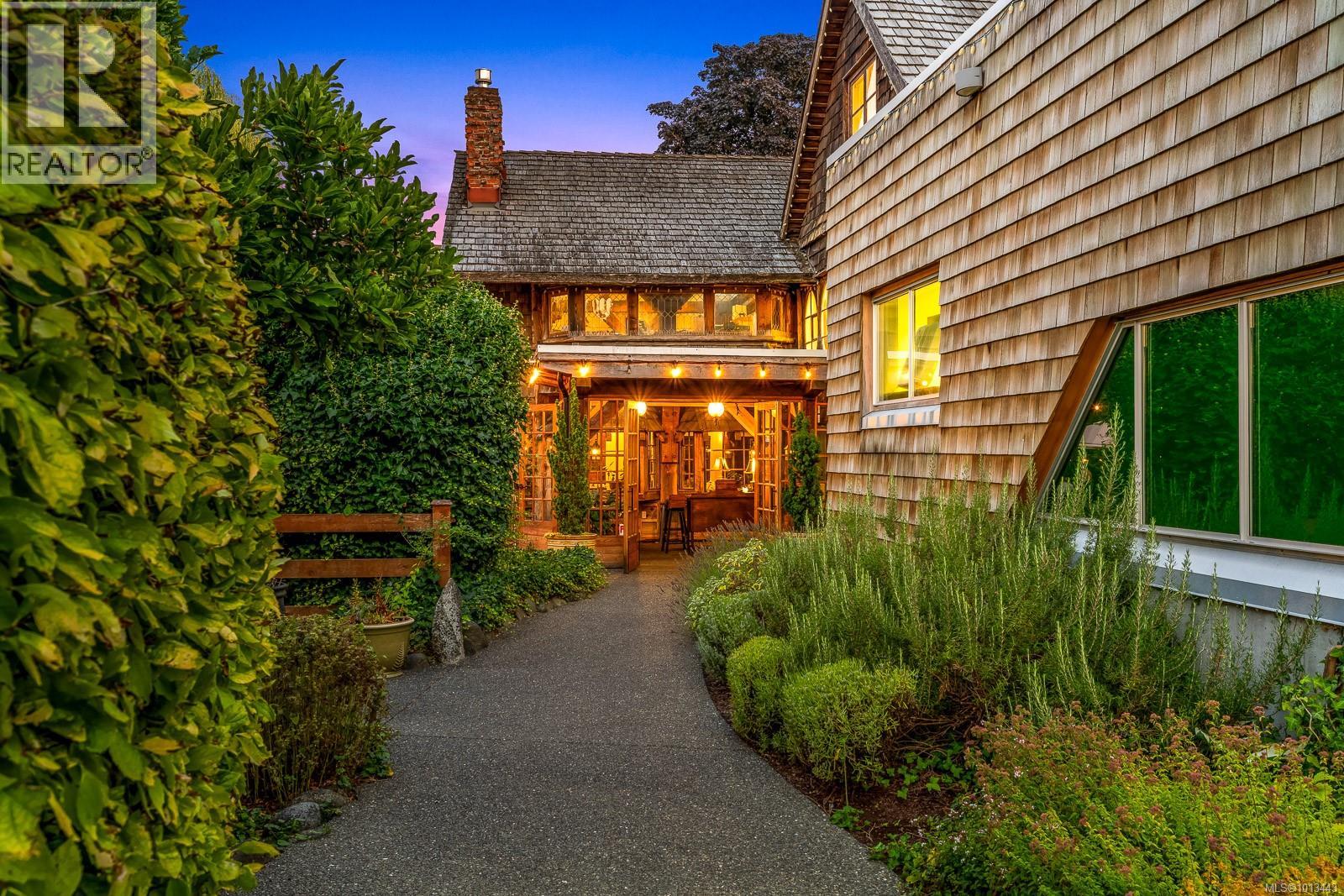 1760 Riverside Lane, Courtenay