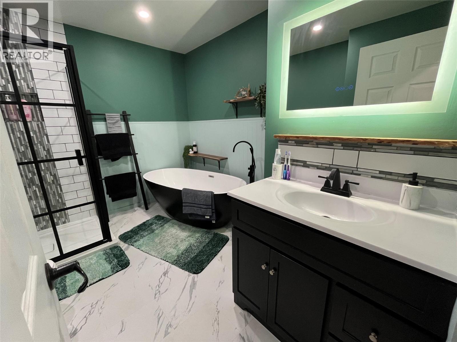 111 Birch Avenue, Tumbler Ridge