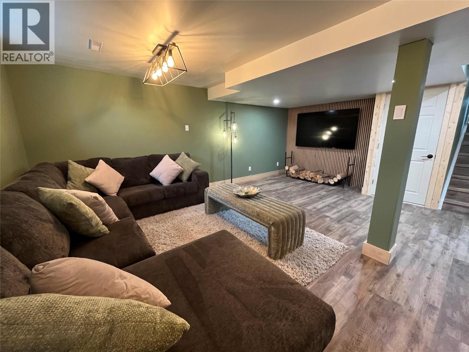 111 Birch Avenue, Tumbler Ridge