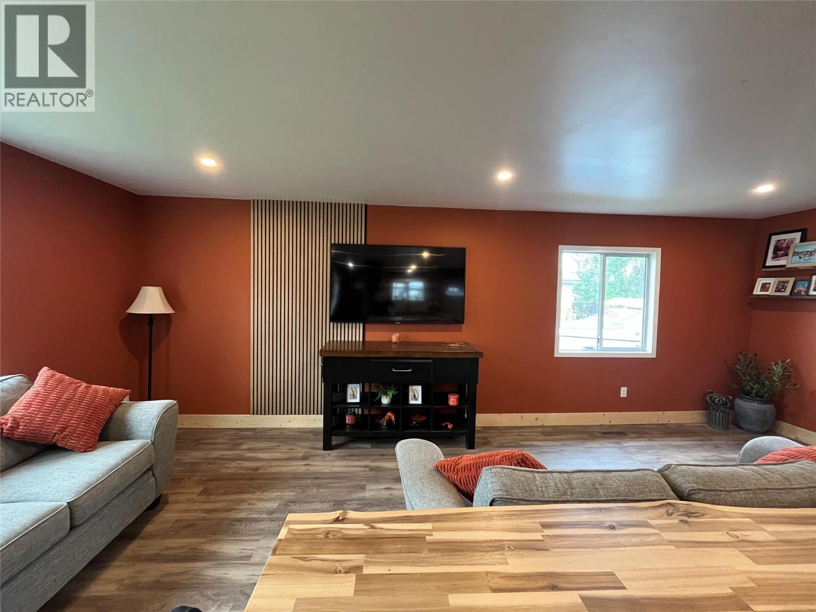 111 Birch Avenue, Tumbler Ridge