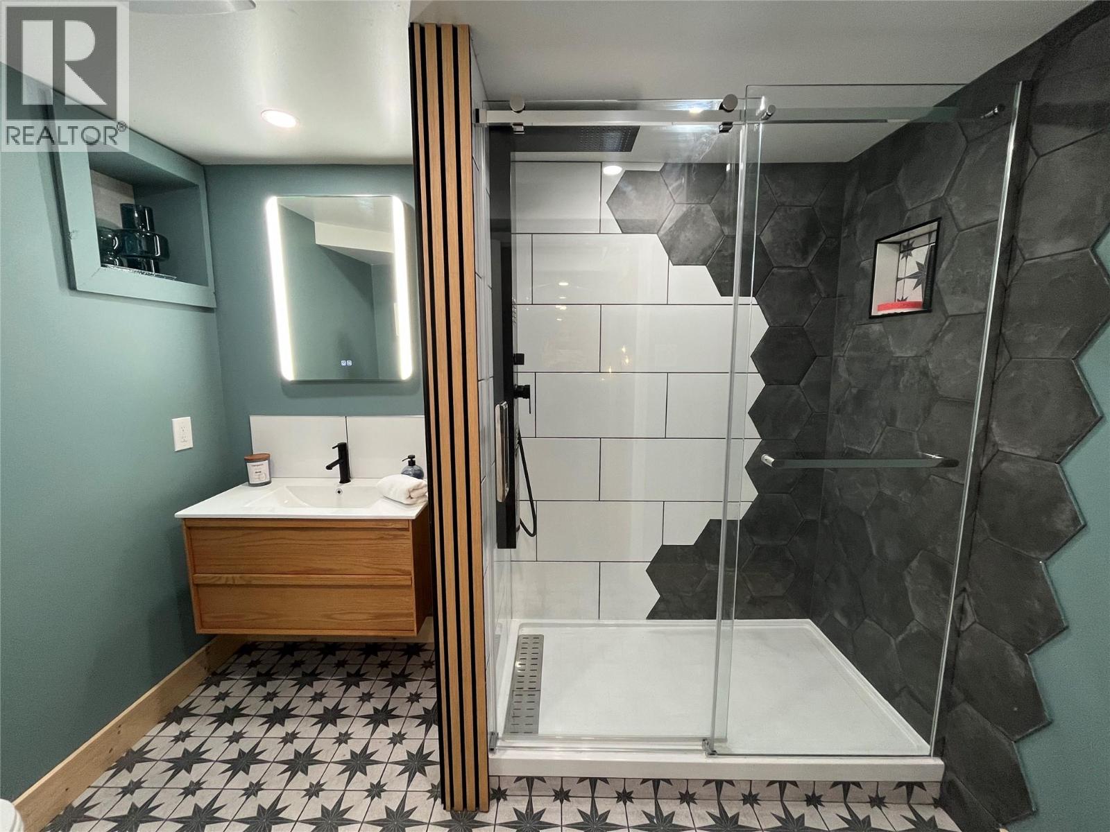 111 Birch Avenue, Tumbler Ridge