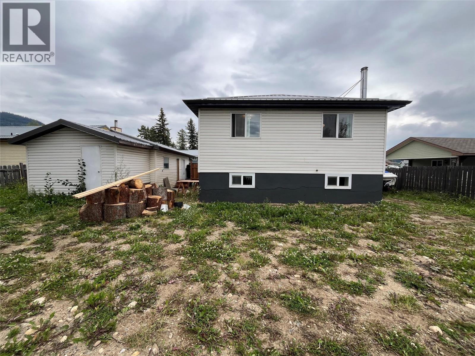 111 Birch Avenue, Tumbler Ridge