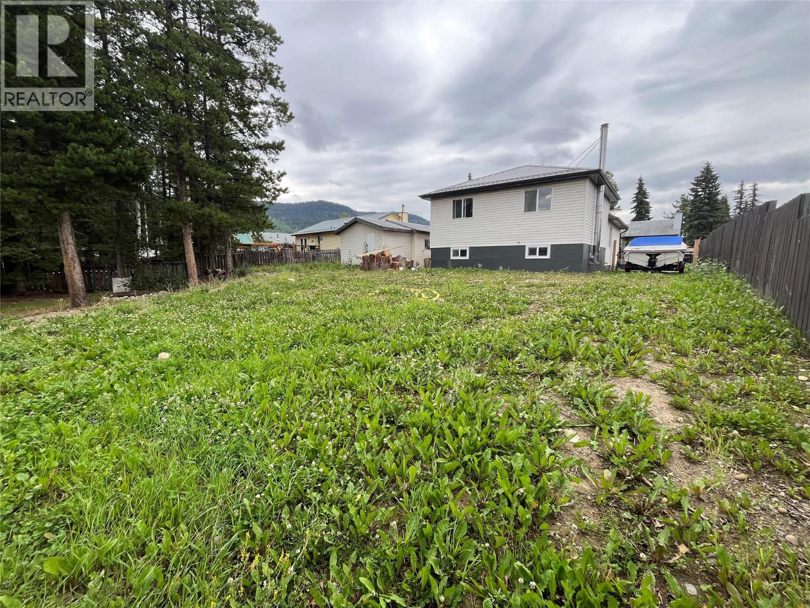 111 Birch Avenue, Tumbler Ridge