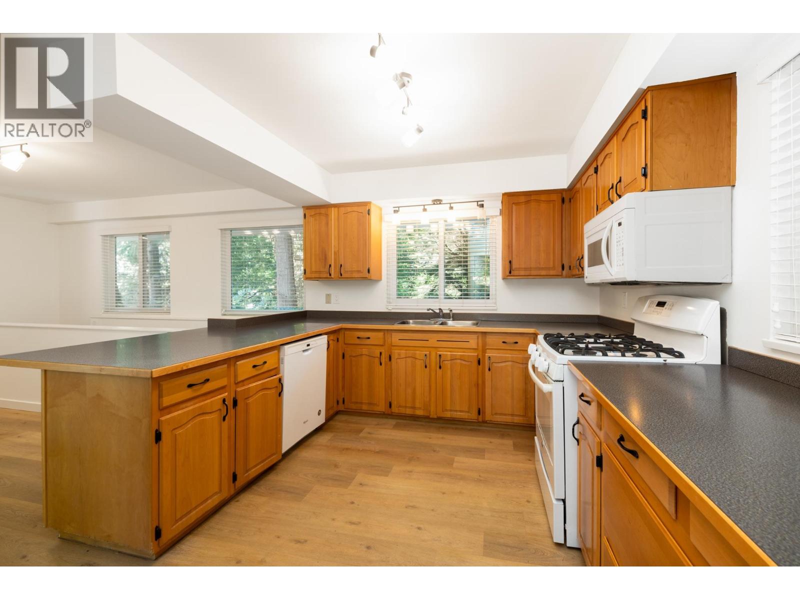 5733 BLUEBELL DRIVE, West Vancouver