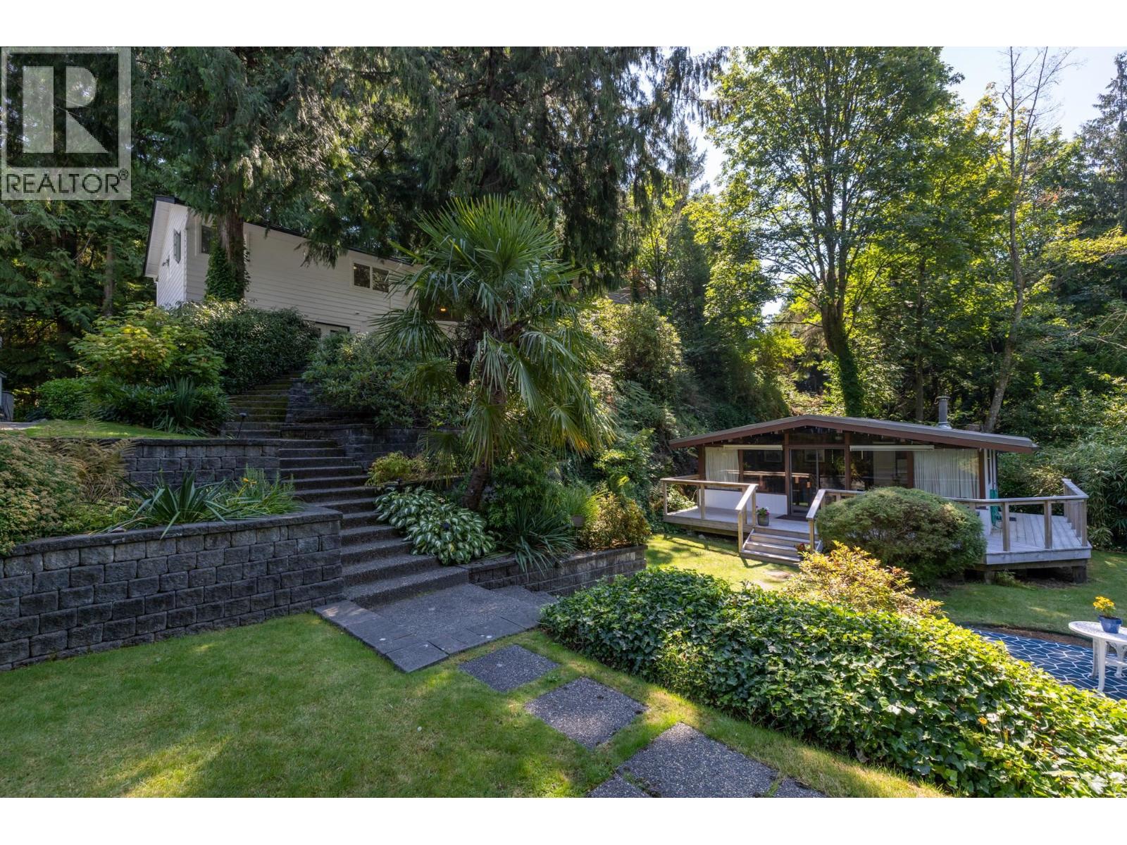 5733 BLUEBELL DRIVE, West Vancouver
