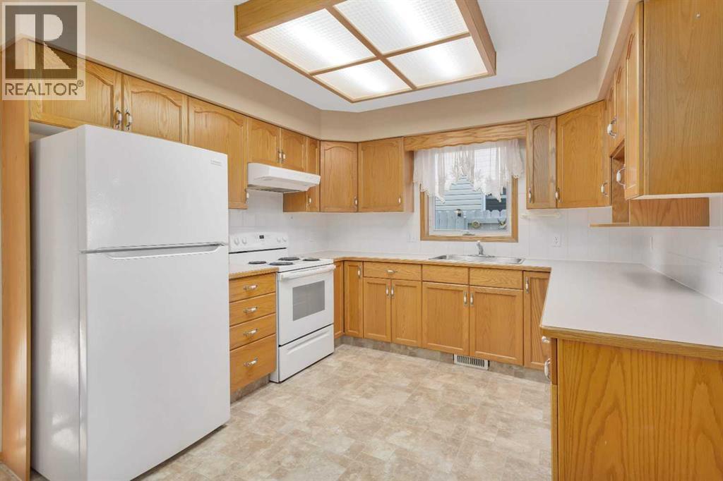 42 Dale Close, Red Deer